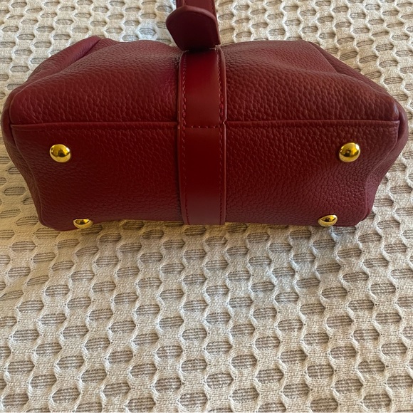 Unique top handle/crossbody vegan leather handbag - burgundy - Picture 5 of 8
